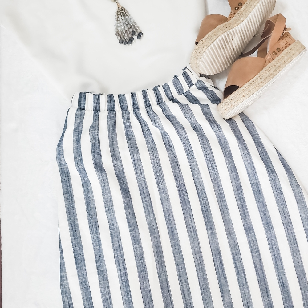 Gray & White Striped Midi Skirt